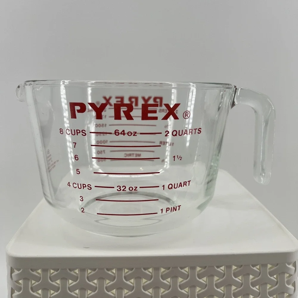 Vtg PYREX Glass Measuring 8 Cup 2 Qt 64oz Red Lettering Large Batter Bowl 564